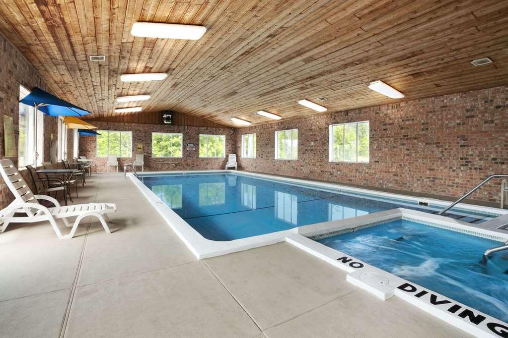 Baymont By Wyndham Manistee Hotel Facilities photo